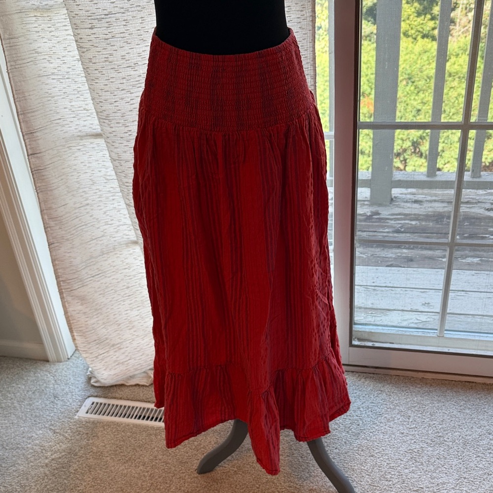 Elegant Maxi Skirt with pockets size medium cotton